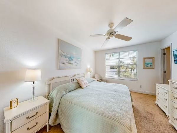 Bayfront Vacation Condo in Longboat Key Sleeps 4