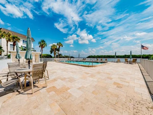 Bayfront Vacation Condo in Longboat Key Sleeps 4