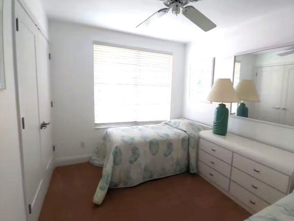 Bayfront Vacation Condo in Longboat Key Sleeps 4