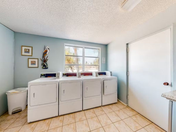 Bayfront Vacation Condo in Longboat Key Sleeps 4