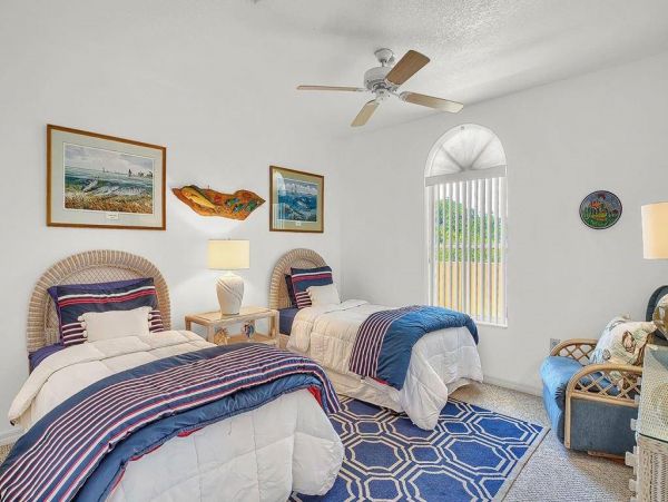 Waterfront 3 Bedroom Vacation Condo with Pool & Dock