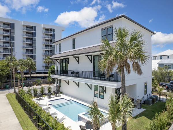 Luxury Vacation Pool Home in Miramar Beach Close to Beach
