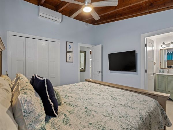 Canal Front Key Colony Beach Vacation Rental