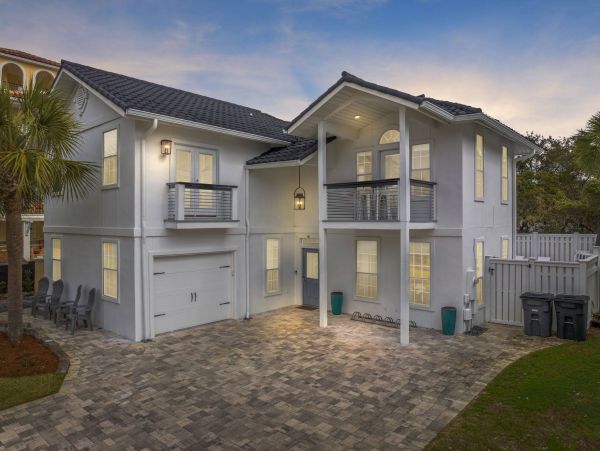 Vacation Home Four Bedroom between Rosemary and Alys Beach