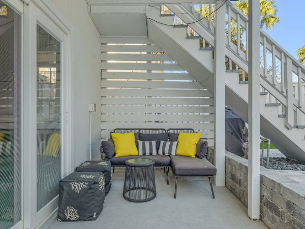 Vacation Home Four Bedroom between Rosemary and Alys Beach