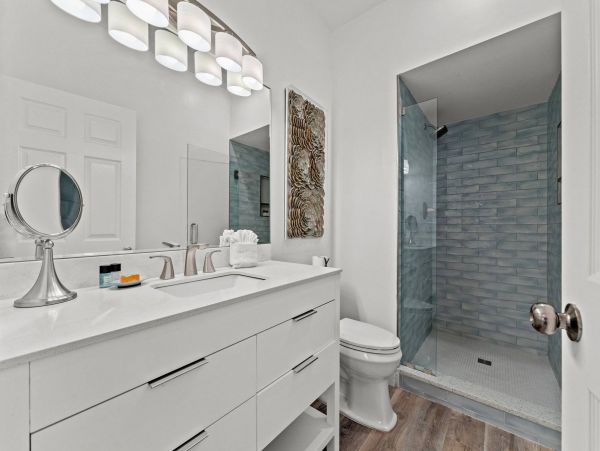 Vacation Home Four Bedroom between Rosemary and Alys Beach