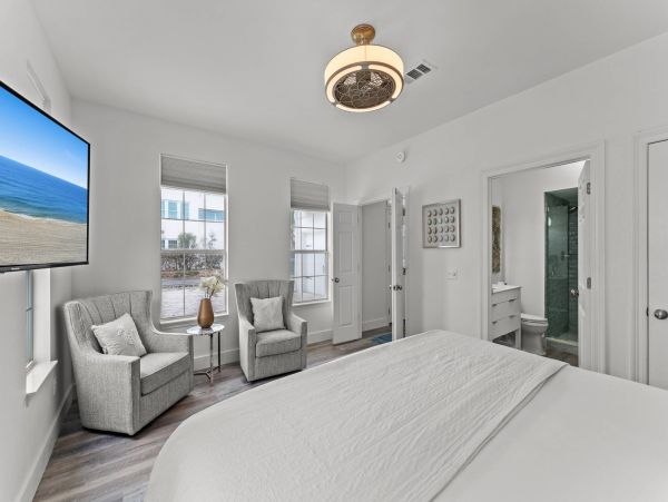 Vacation Home Four Bedroom between Rosemary and Alys Beach