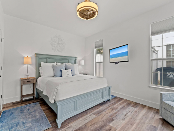Vacation Home Four Bedroom between Rosemary and Alys Beach