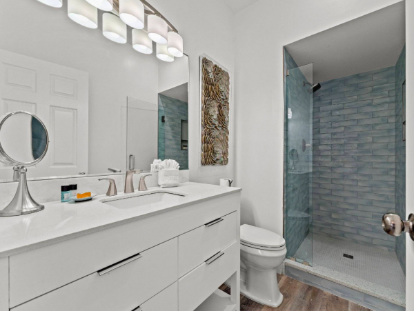 Vacation Home Four Bedroom between Rosemary and Alys Beach