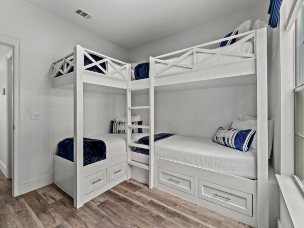 Vacation Home Four Bedroom between Rosemary and Alys Beach