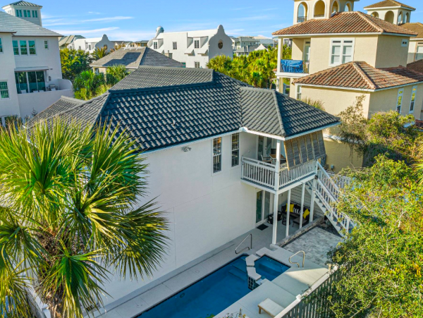 Vacation Home Four Bedroom between Rosemary and Alys Beach