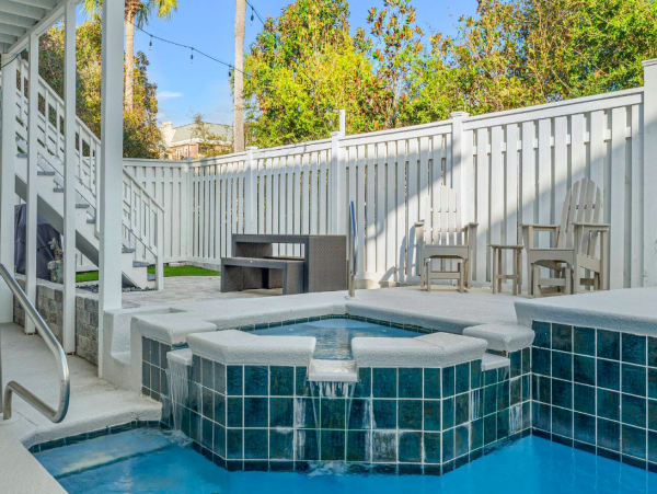 Vacation Home Four Bedroom between Rosemary and Alys Beach
