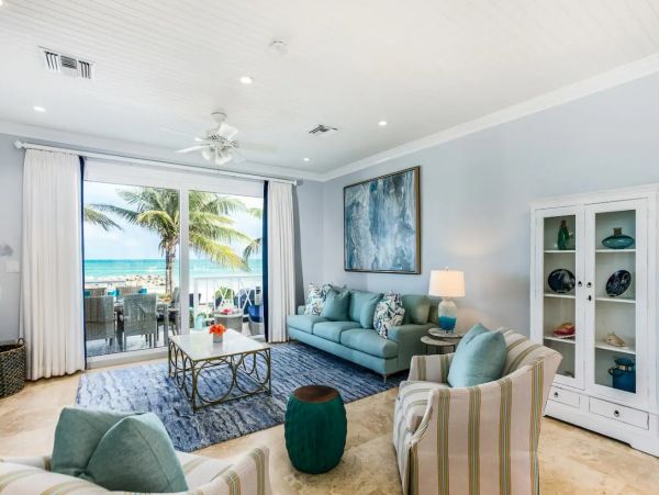 Beachfront Luxury Vacation Town House  Villa in Bahamas with Ocean Views