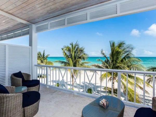 Beachfront Luxury Vacation Town House  Villa in Bahamas with Ocean Views