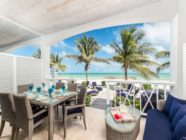 Beachfront Luxury Vacation Town House  Villa in Bahamas with Ocean Views