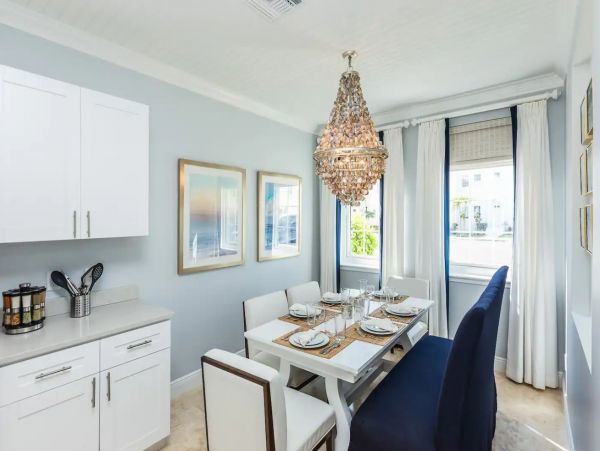 Beachfront Luxury Vacation Town House  Villa in Bahamas with Ocean Views