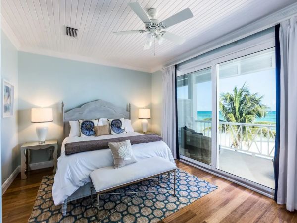Beachfront Luxury Vacation Town House  Villa in Bahamas with Ocean Views