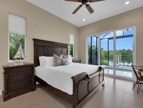 Canal-Front Gorgeous Vacation Home in Naples with Pool