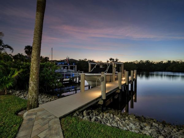 Canal-Front Gorgeous Vacation Home in Naples with Pool