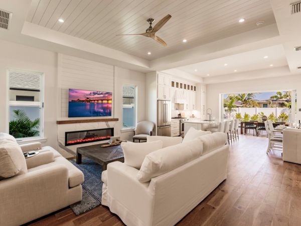 Lavish Four Bedroom Vacation Rental on Naples Private Pool