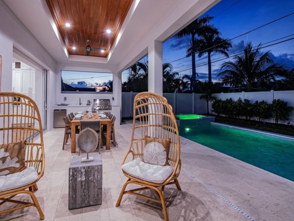 Lavish Four Bedroom Vacation Rental on Naples Private Pool