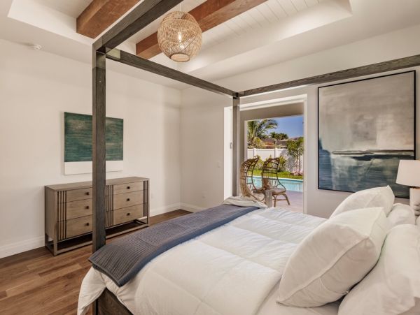 Lavish Four Bedroom Vacation Rental on Naples Private Pool