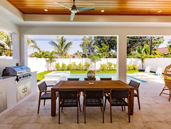 Lavish Four Bedroom Vacation Rental on Naples Private Pool