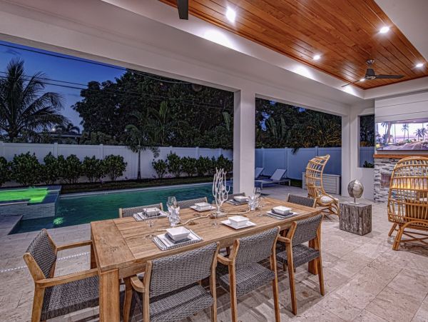 Lavish Four Bedroom Vacation Rental on Naples Private Pool