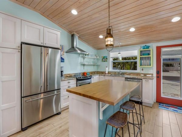 Canal-Front Charming Vacation Home in Anna Maria with Dock