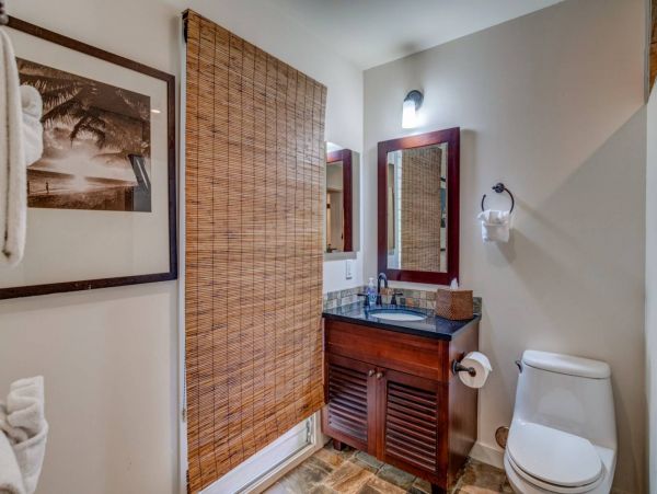 Lahaina Vacation Condo Two Bedroom Walk to Beach