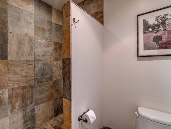Lahaina Vacation Condo Two Bedroom Walk to Beach