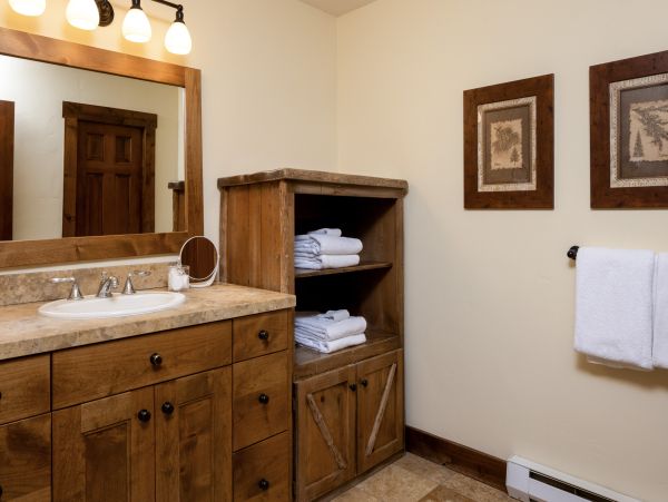 Luxurious Teton Village Retreat - Your Ideal Jackson Hole Getaway
