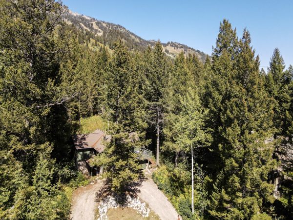 Luxurious Teton Village Retreat - Your Ideal Jackson Hole Getaway