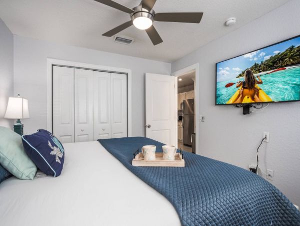 Siesta Key Vacation Condo Two Bedroom Walk to Beach