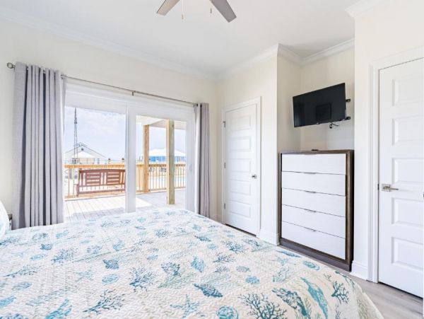 Dauphin Island Vacation Home Four Bedroom Steps to Beach