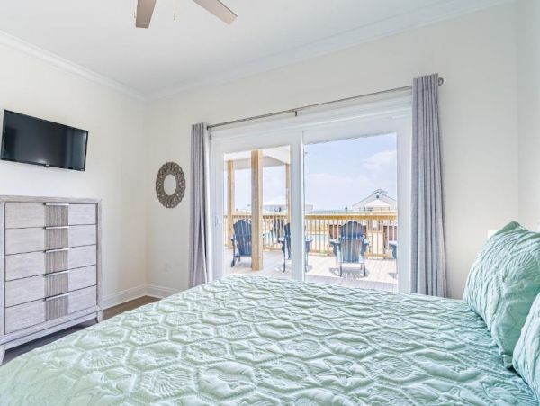 Dauphin Island Vacation Home Four Bedroom Steps to Beach