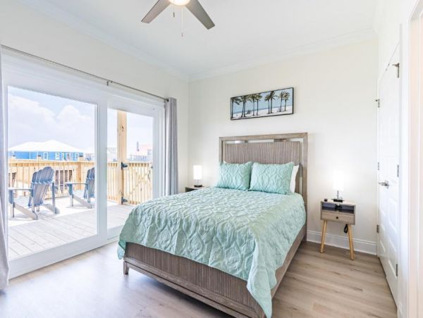 Dauphin Island Vacation Home Four Bedroom Steps to Beach