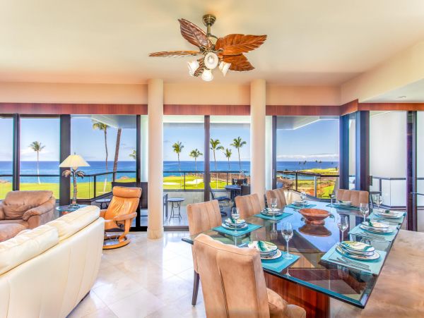 Waimea Vacation Condo Two Bedroom Walk to Beach