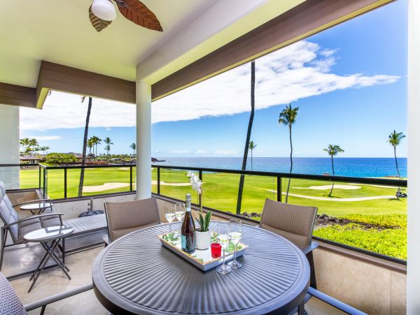 Waimea Vacation Condo Two Bedroom Walk to Beach