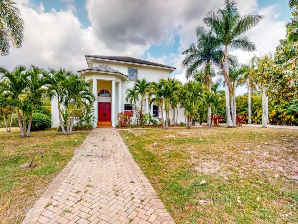 Incredible 7 Bedroom Vacation Home in West Palm Beach