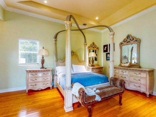 Incredible 7 Bedroom Vacation Home in West Palm Beach