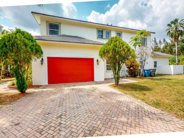 Incredible 7 Bedroom Vacation Home in West Palm Beach