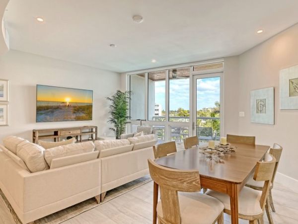 Beautiful 2 Bedroom Vacation Condo in Siesta Key