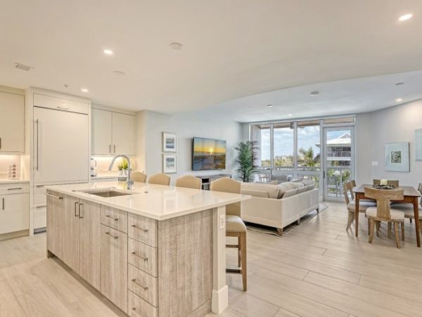 Beautiful 2 Bedroom Vacation Condo in Siesta Key