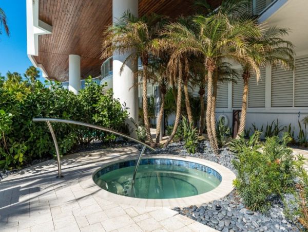 Beautiful 2 Bedroom Vacation Condo in Siesta Key