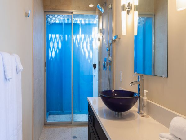 Oceanfront Paradise with 4 Bedrooms in Cayman Kai