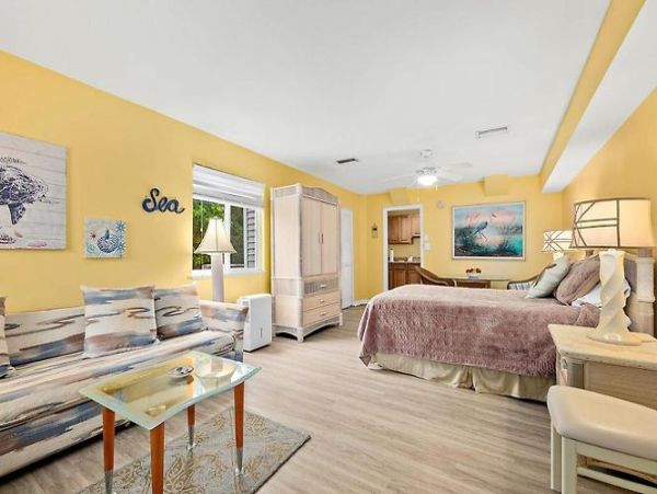 St. Augustine Vacation Home Four Bedroom Steps to Beach