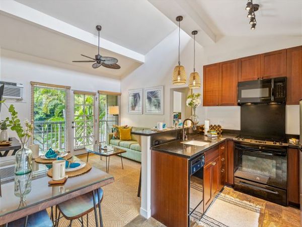 Lovely 2 Bedroom Condo in the Heart of Historic Lahaina Town