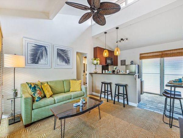 Lovely 2 Bedroom Condo in the Heart of Historic Lahaina Town