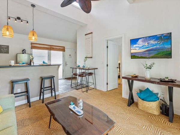 Lovely 2 Bedroom Condo in the Heart of Historic Lahaina Town